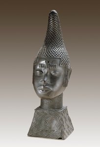 Testa della regina madre (bronzo)